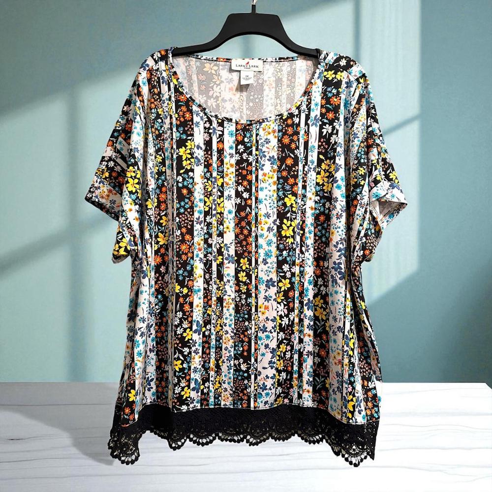 Larky Lark Floral Tunic Blouse Lace Hem Womens 1X Multicolor Short Sleeves - Picture 1 of 17